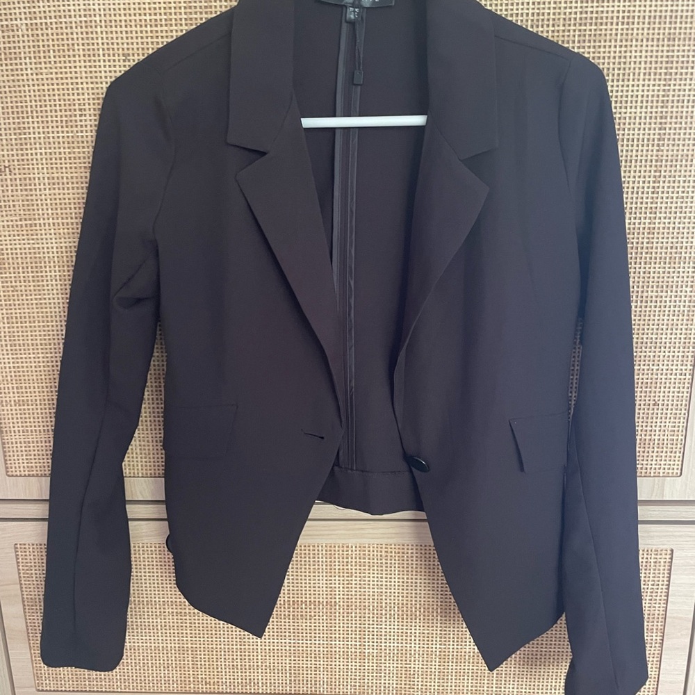 Dynamite Black Tailored Blazer with Notched Lapels